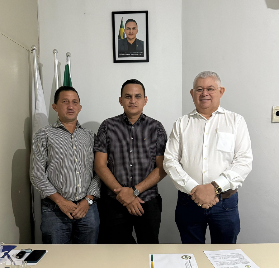 Presidente da Câmara de Nazaré do Piauí busca fortalecimento institucional em visita à AVEP